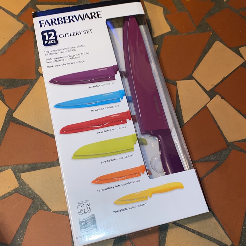 Farberware cutlery set,knife set, 12 piece set,NWT,stainless steel.